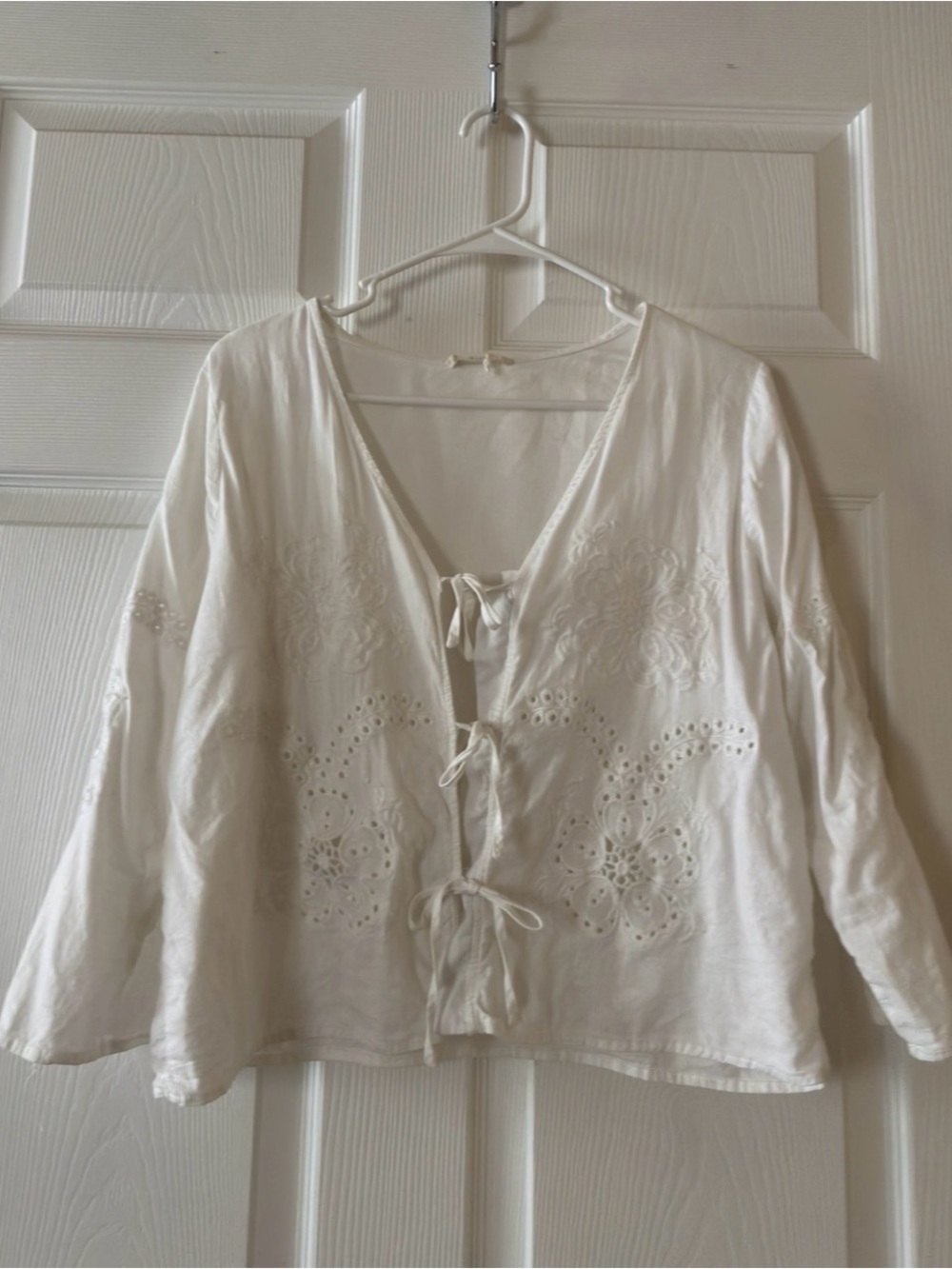 Women’s White Eyelet Tie-Front Blouse
